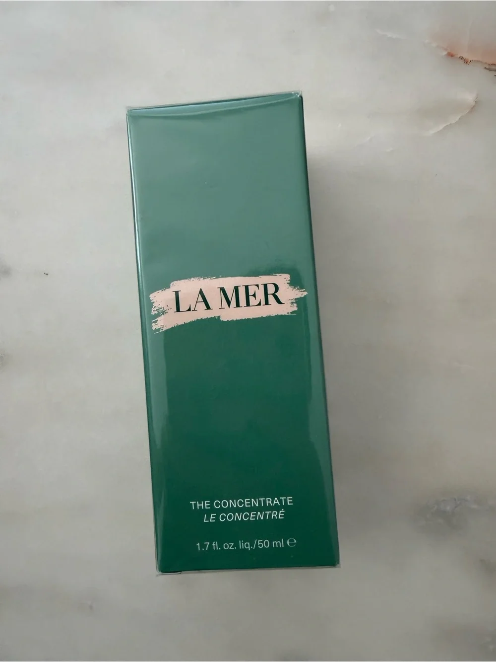 La Mer The Concentrate - Teal and Cream Packaging